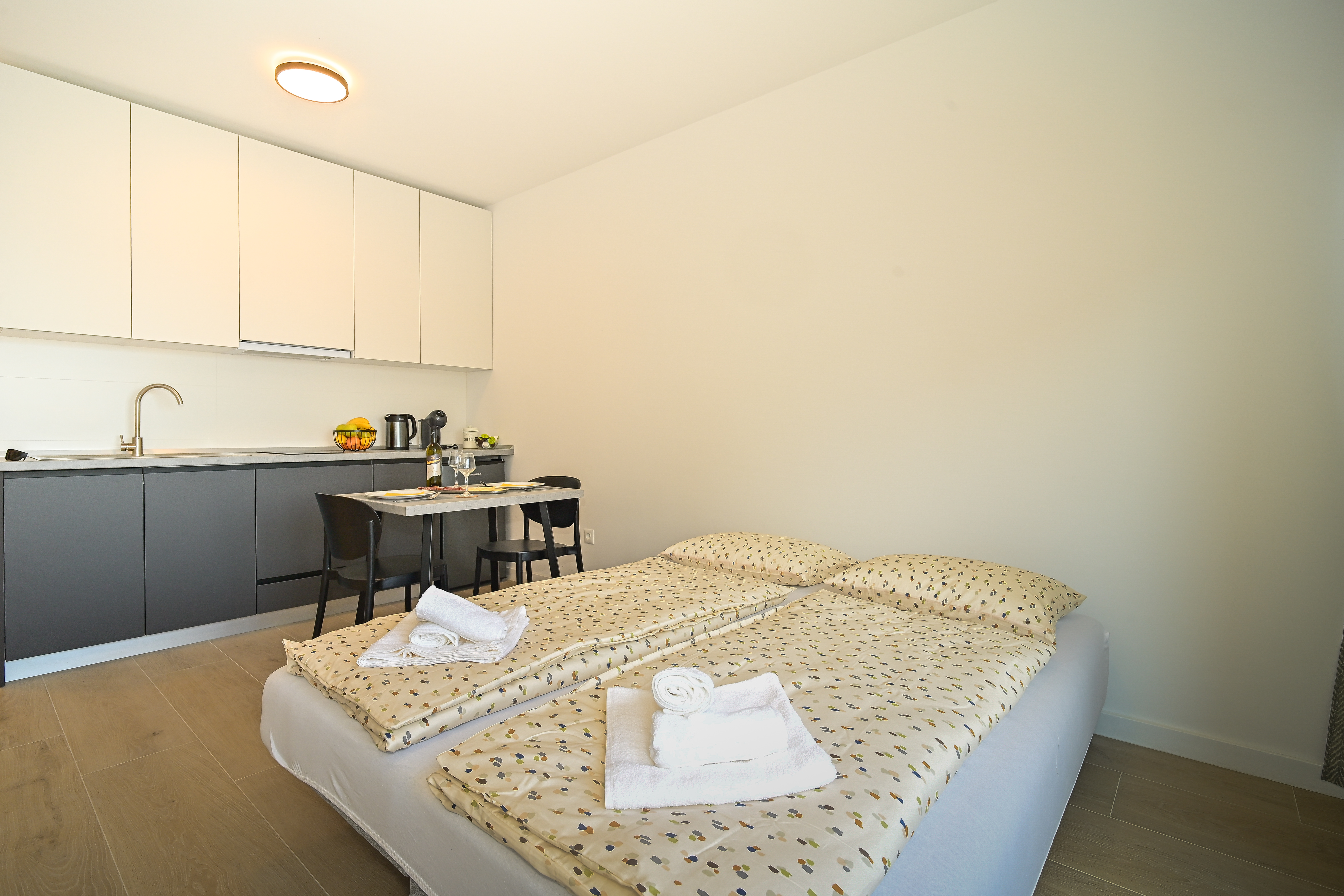 Apartman s balkonom - slika 2