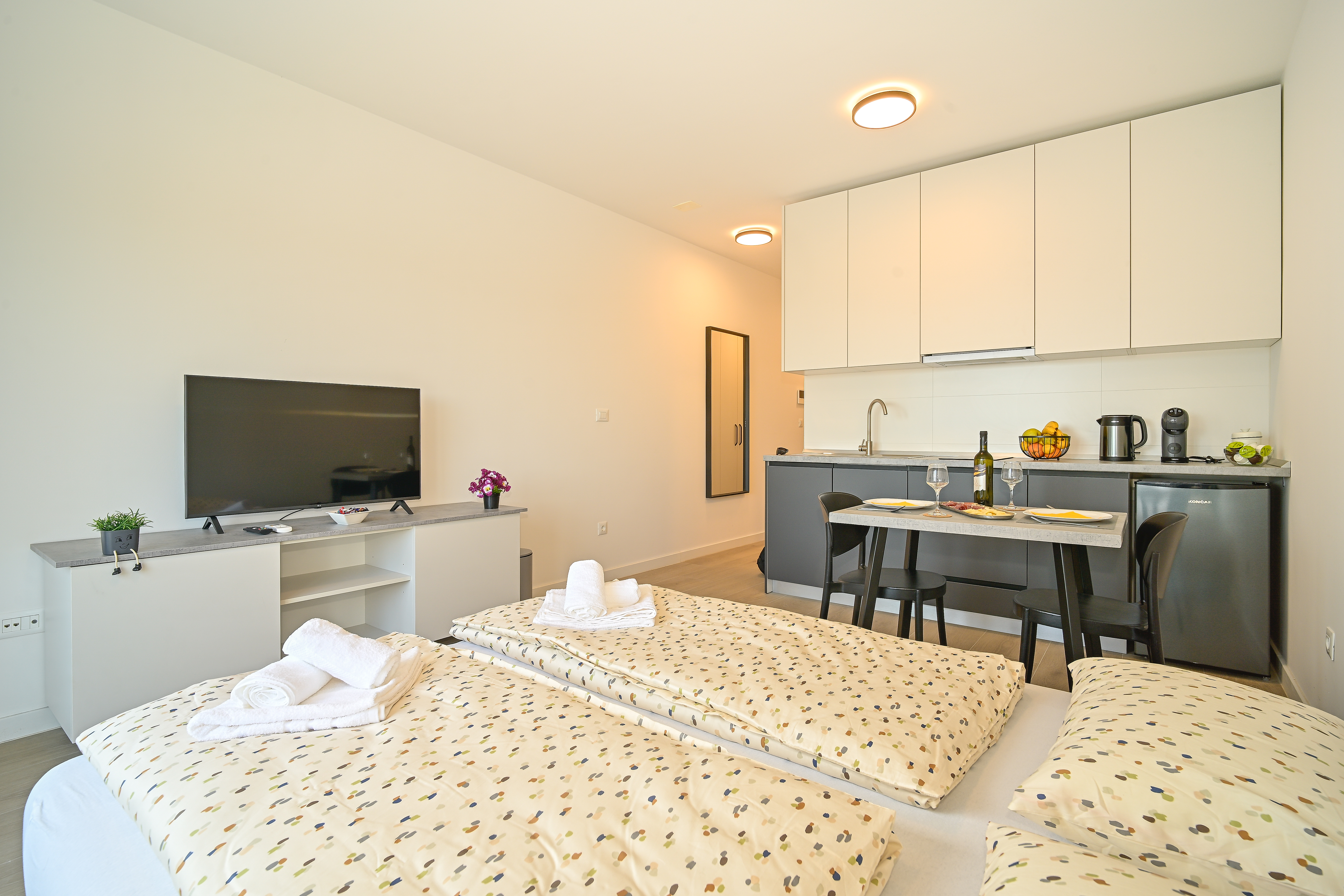 Apartman s balkonom - slika 3