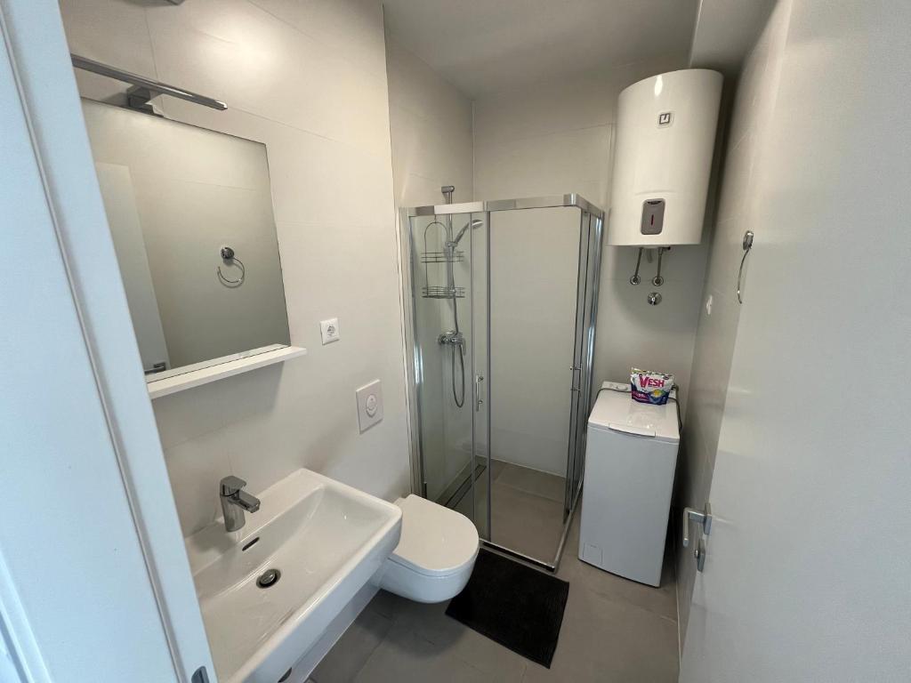 Apartman s balkonom - slika 6